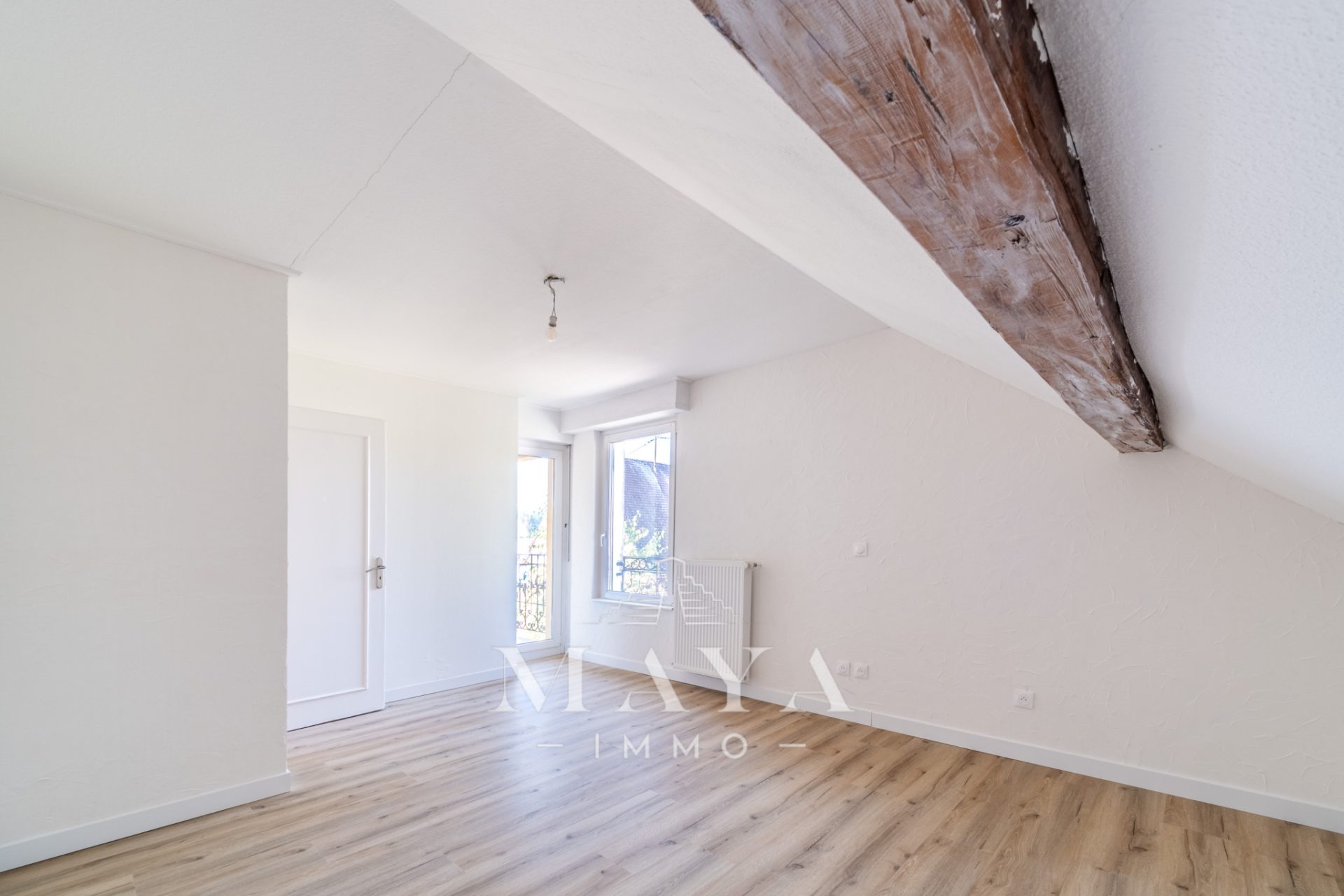 DURMENACH, Appartement 3 pièces avec balcon et garage double