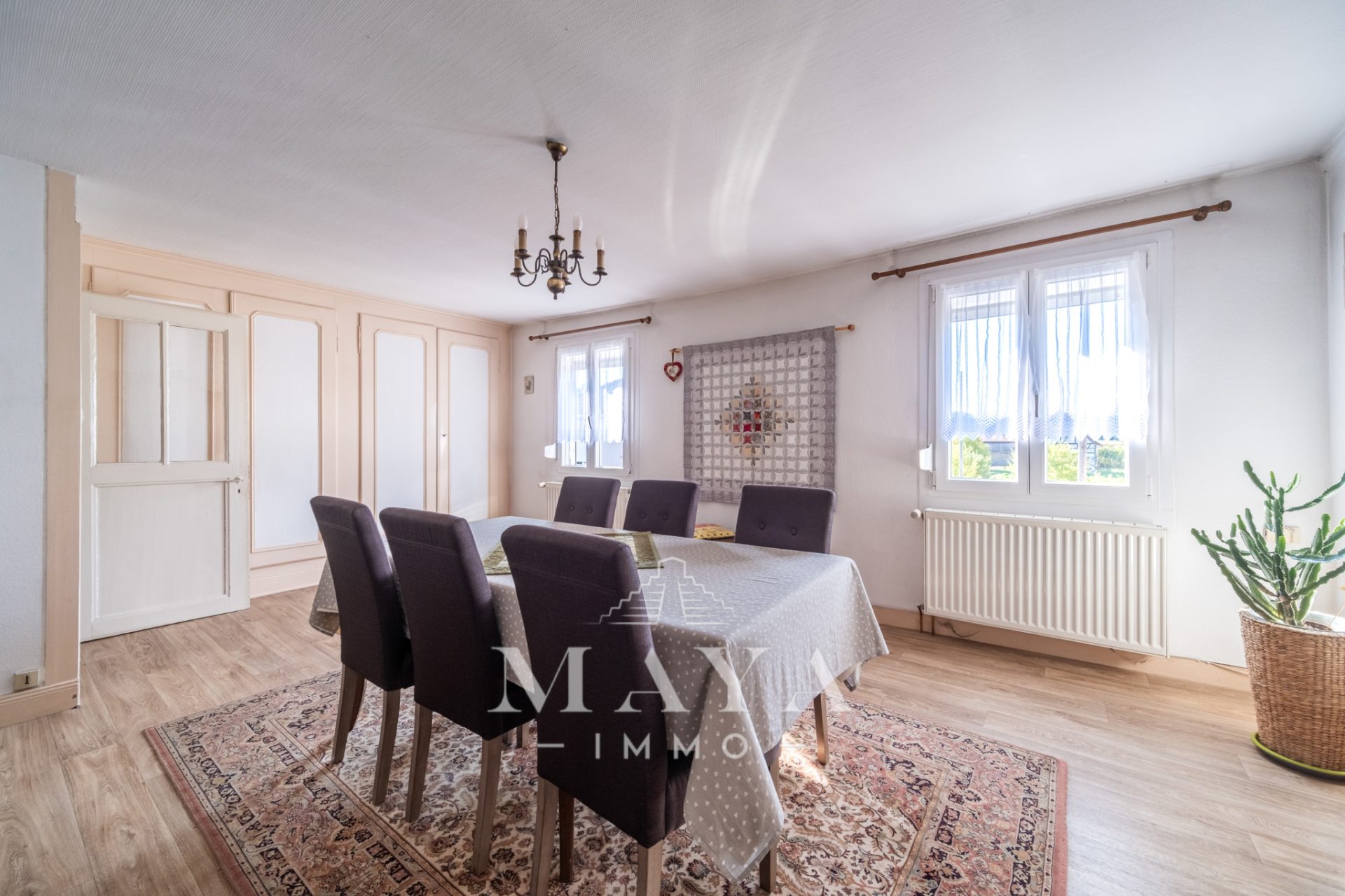 DURMENACH, Maison de village de 304m2