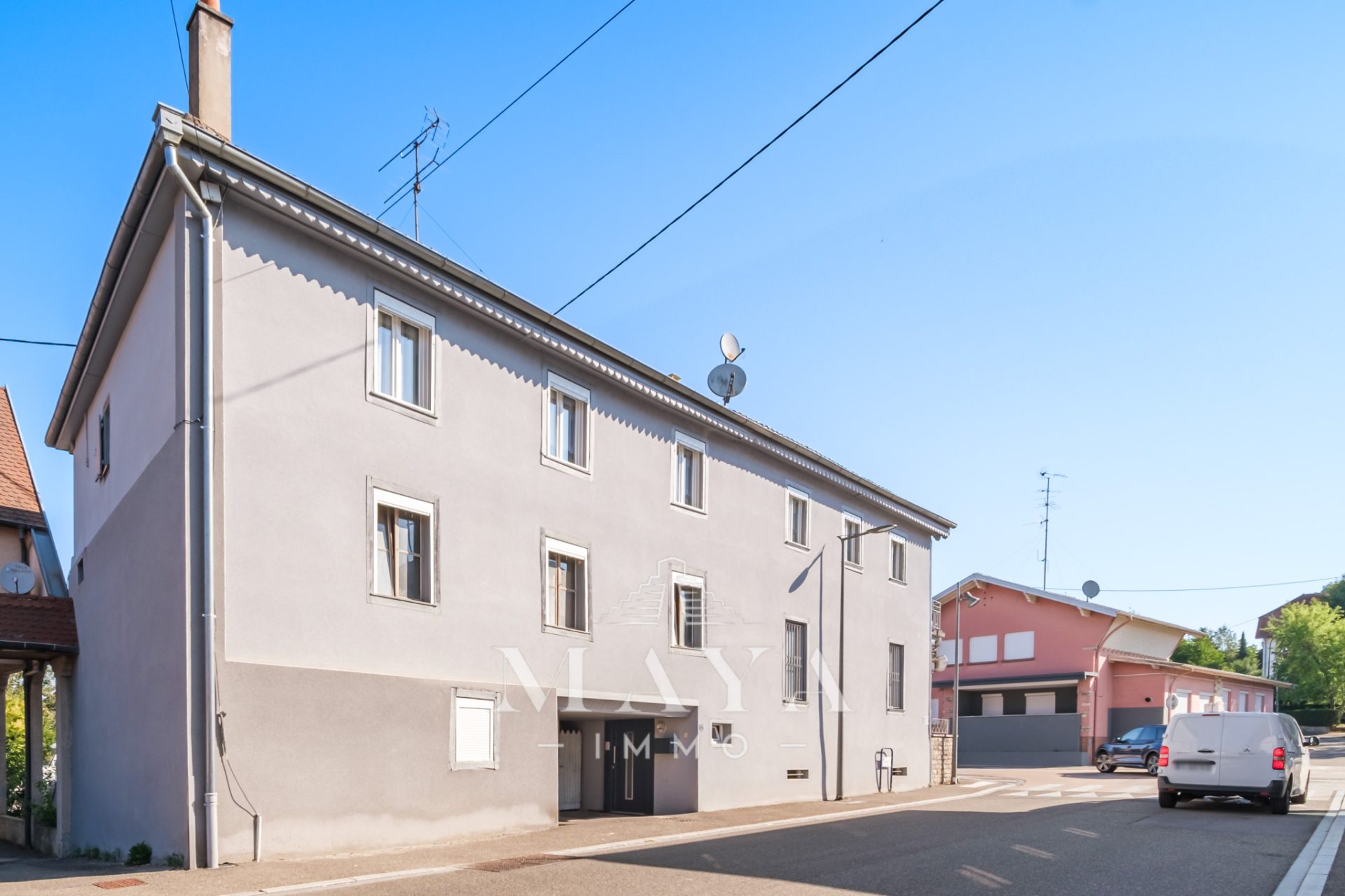DURMENACH, Maison de village de 304m2