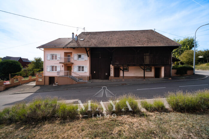 MAISON AVEC GRANGE ATTENANTE