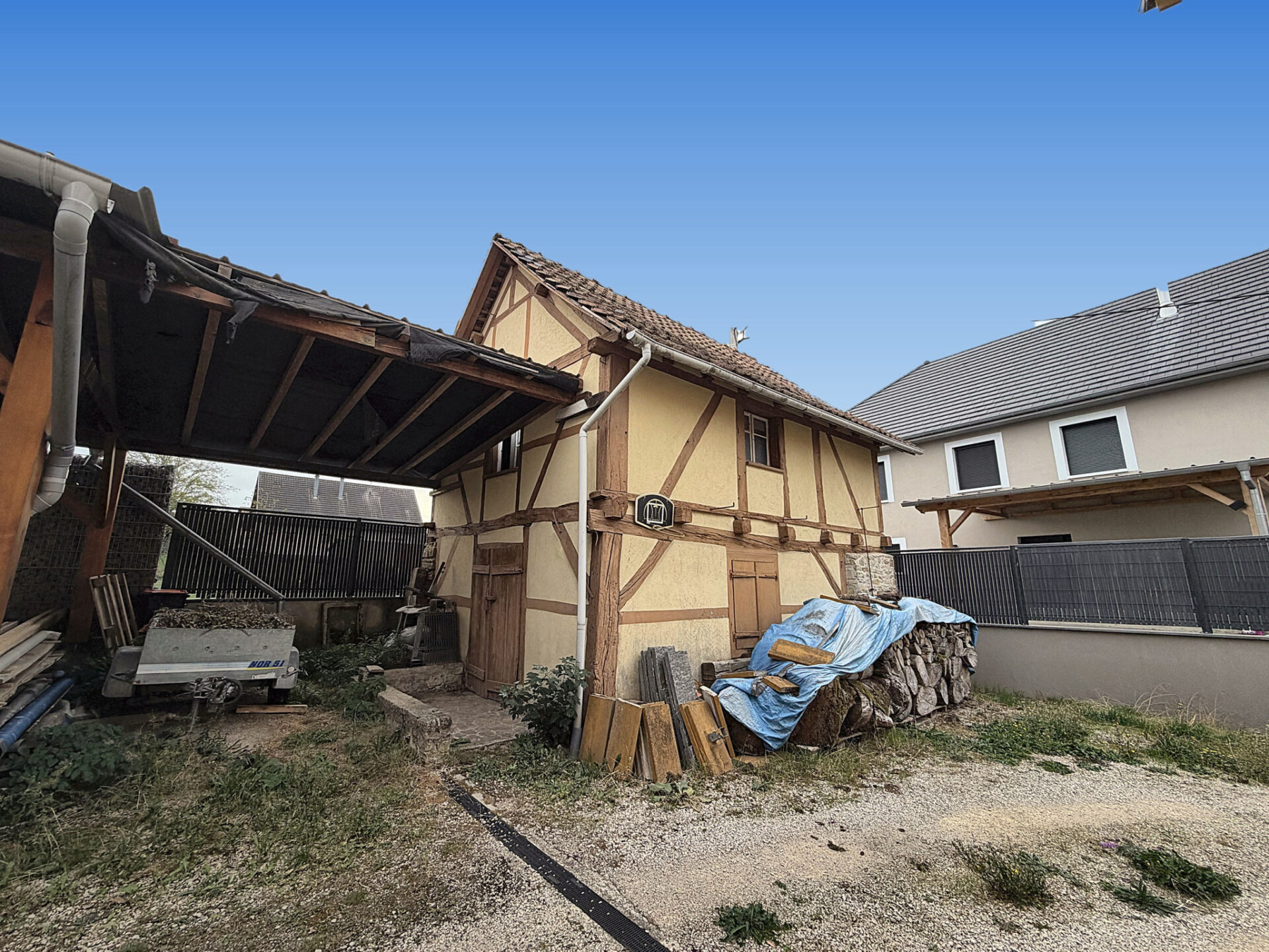 Maison alsacienne de 195 m2 à colombages avec dépendances su