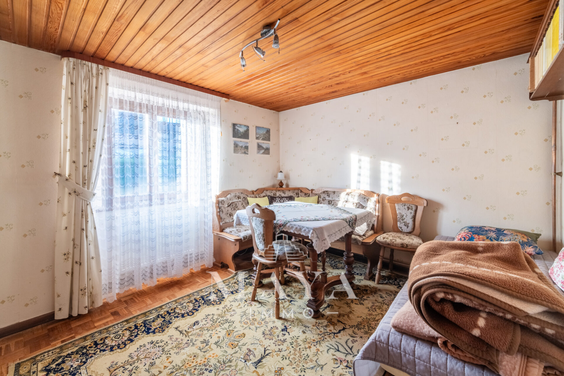 OLTINGUE, MAISON AVEC GRANGE ET DEPENDANCES