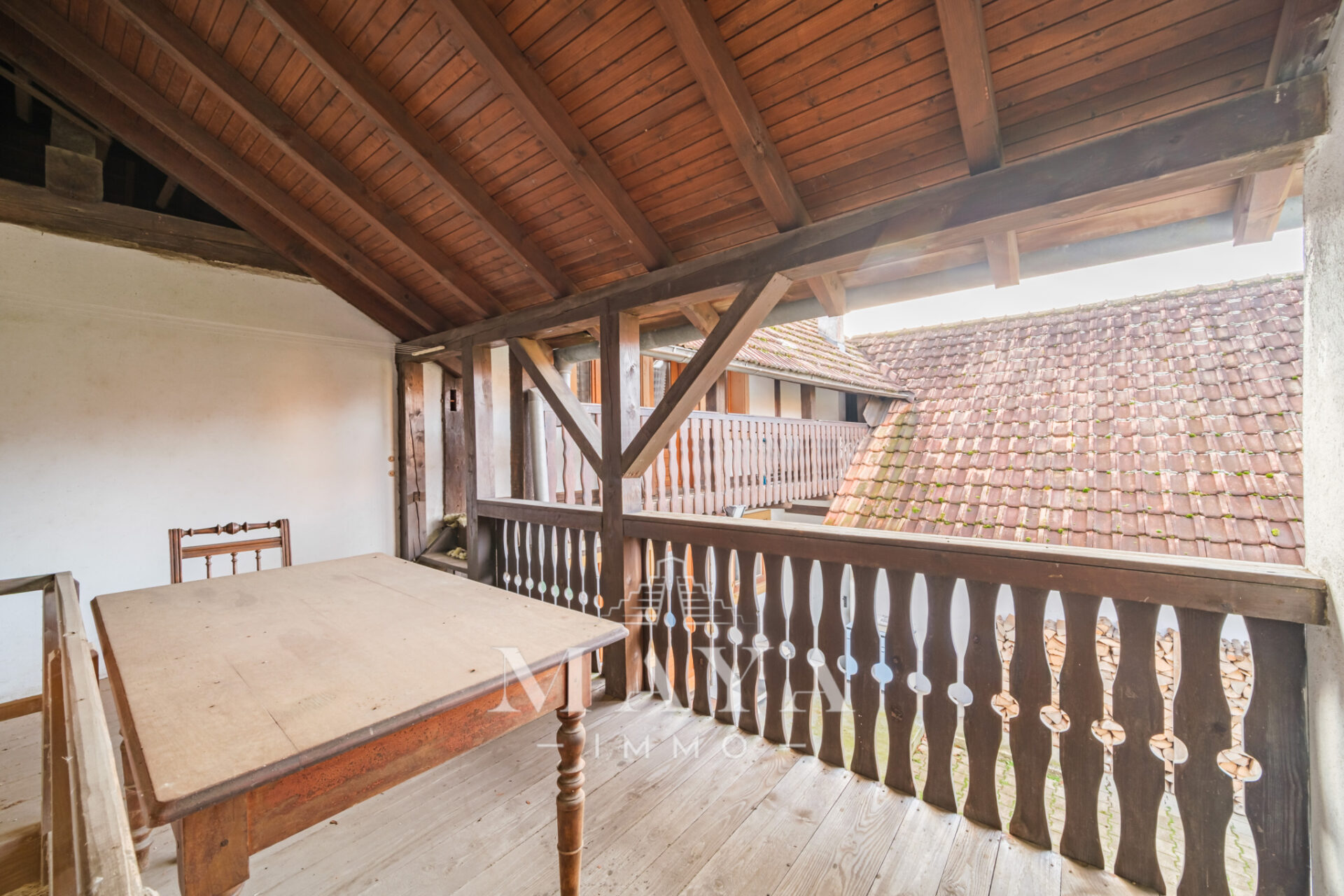 OLTINGUE, MAISON AVEC GRANGE ET DEPENDANCES