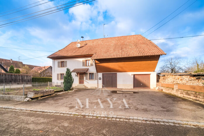 OLTINGUE, MAISON AVEC GRANGE ET DEPENDANCES