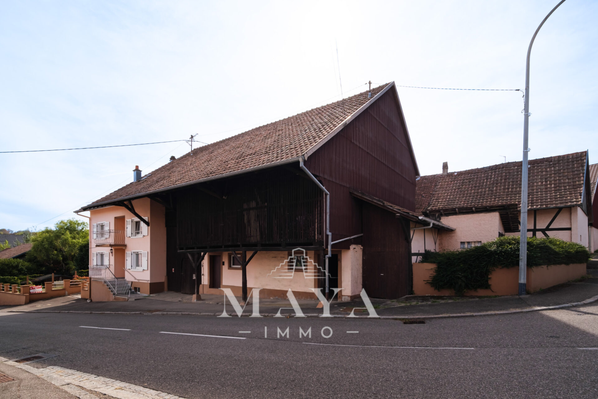 MAISON AVEC GRANGE ATTENANTE