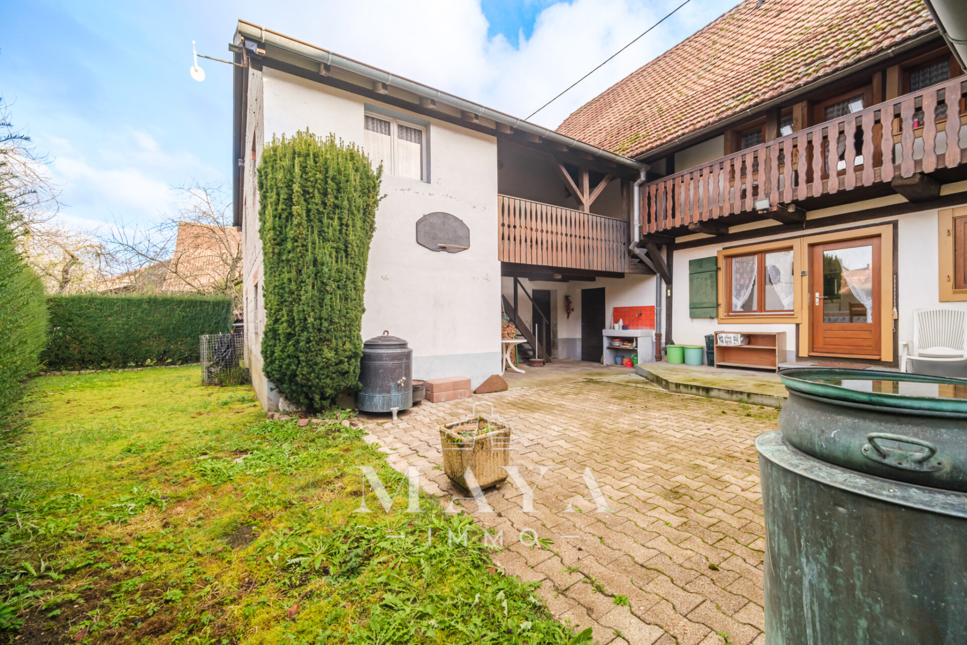 OLTINGUE, MAISON AVEC GRANGE ET DEPENDANCES