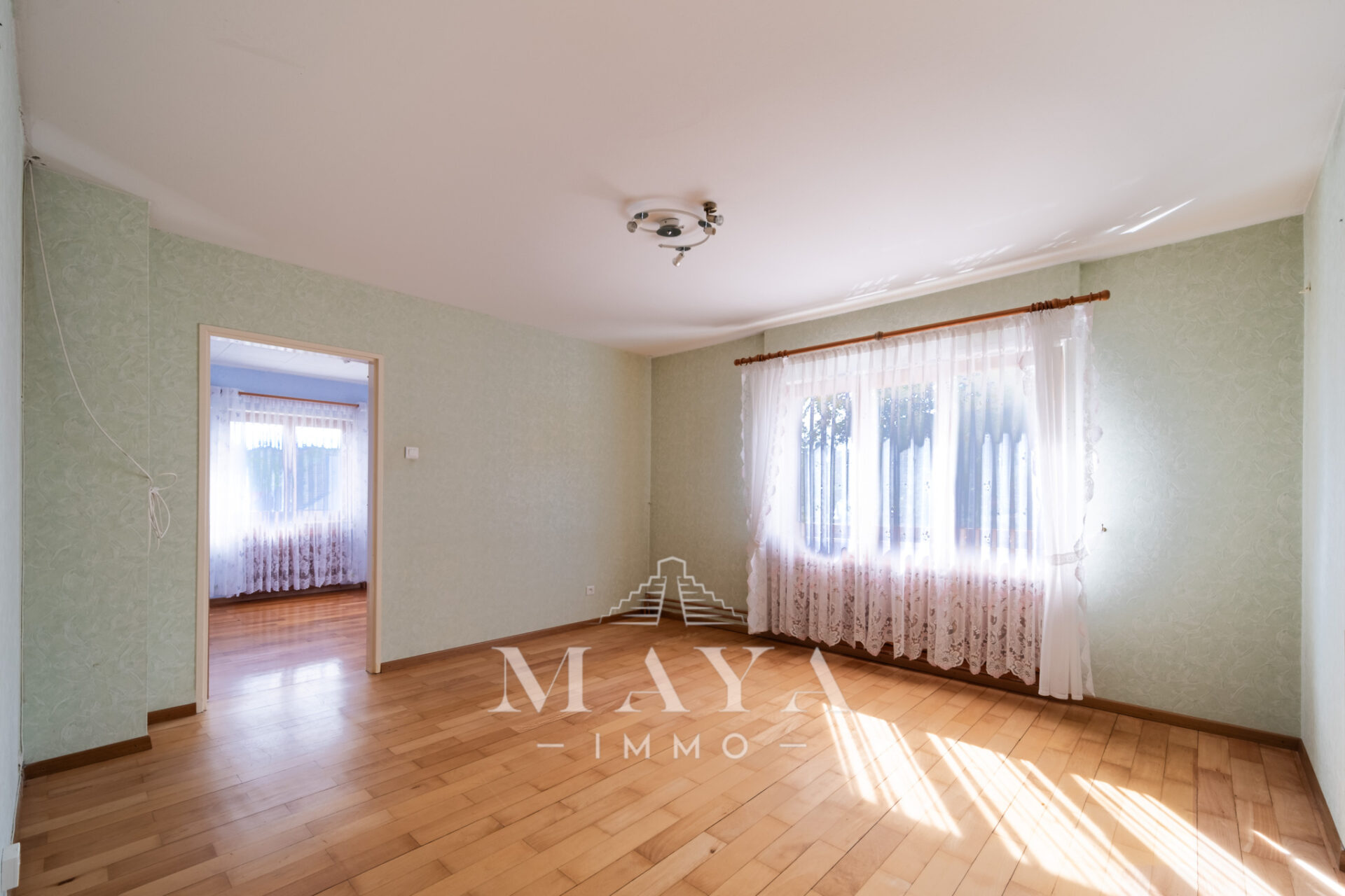 MAISON AVEC GRANGE ATTENANTE