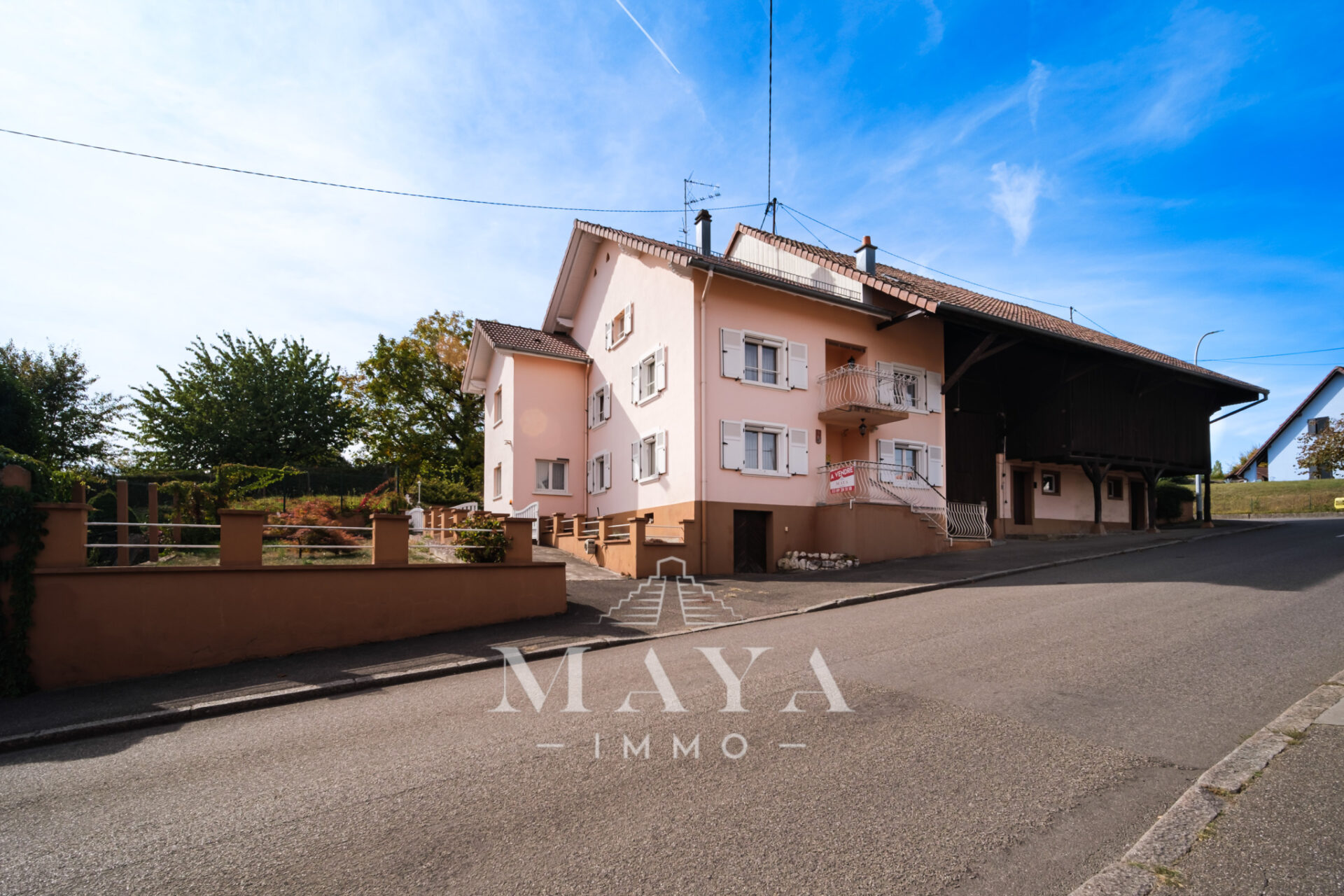 MAISON AVEC GRANGE ATTENANTE