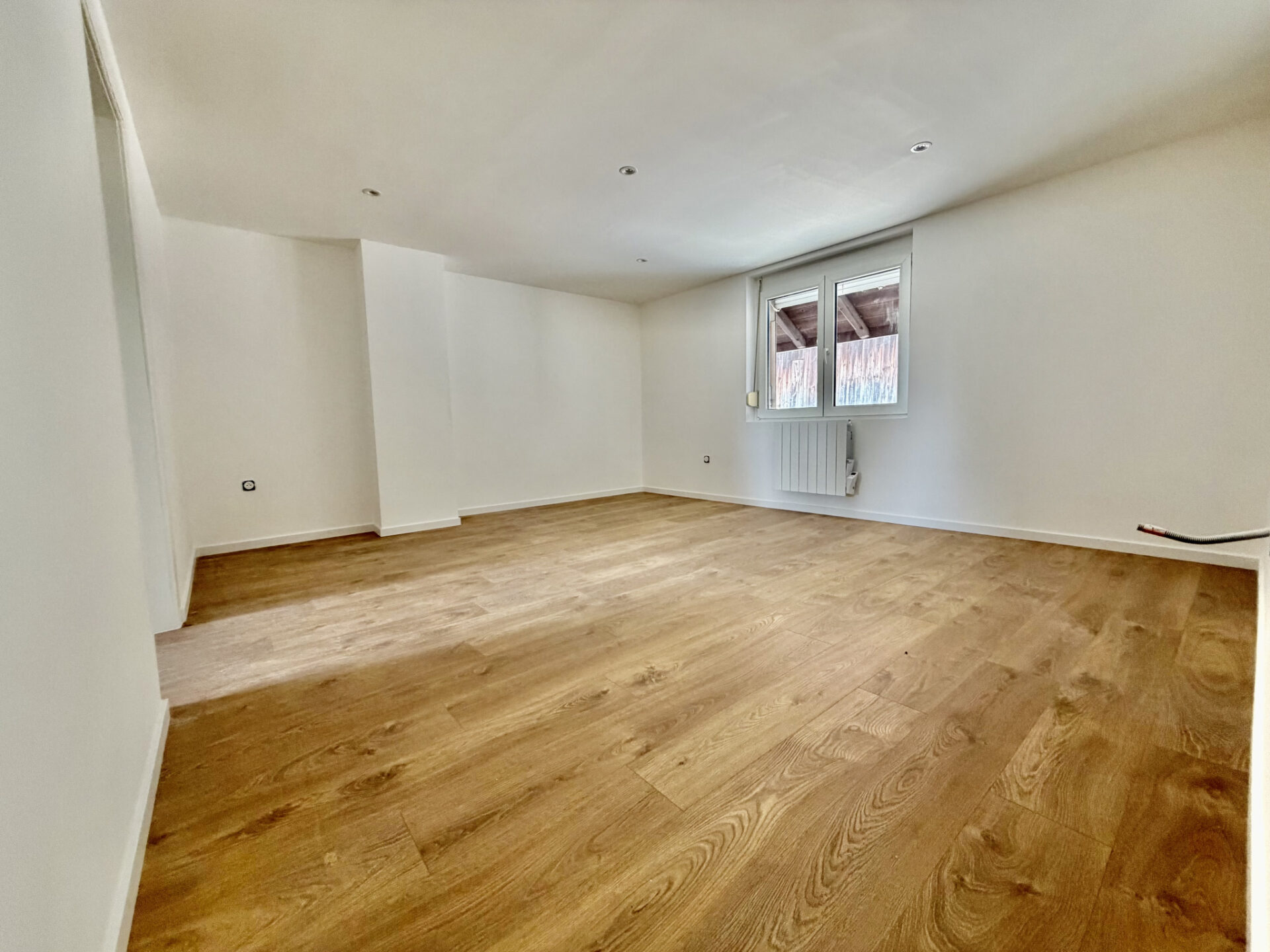 JETTIGEN, APPARTEMENT F3 AVEC DEUX PARKING