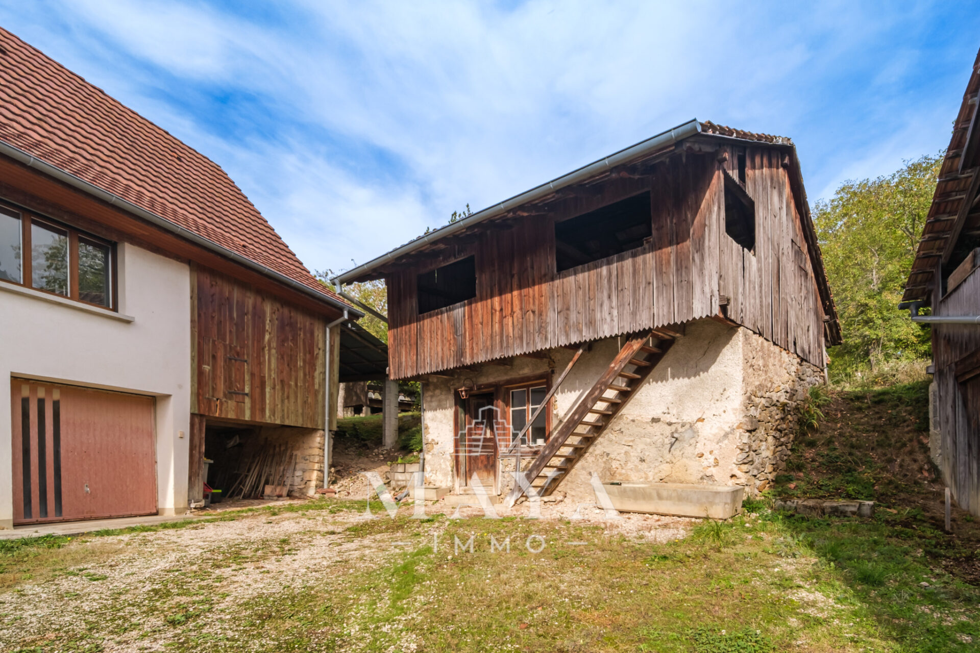 DURLINSDORF, maison d&rsquo;environ 175 m2 avec grange et dépendan