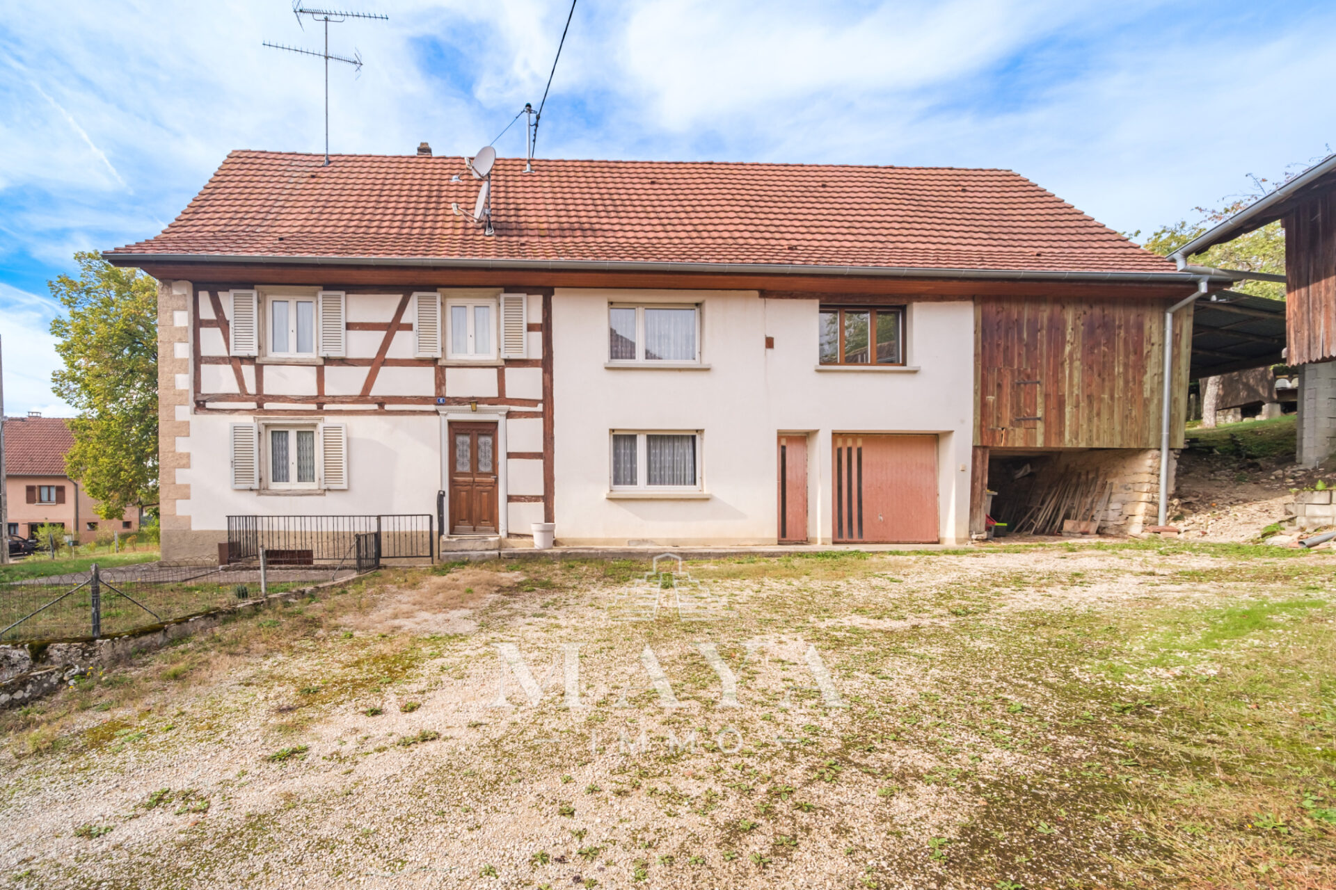 DURLINSDORF, maison d&rsquo;environ 175 m2 avec grange et dépendan